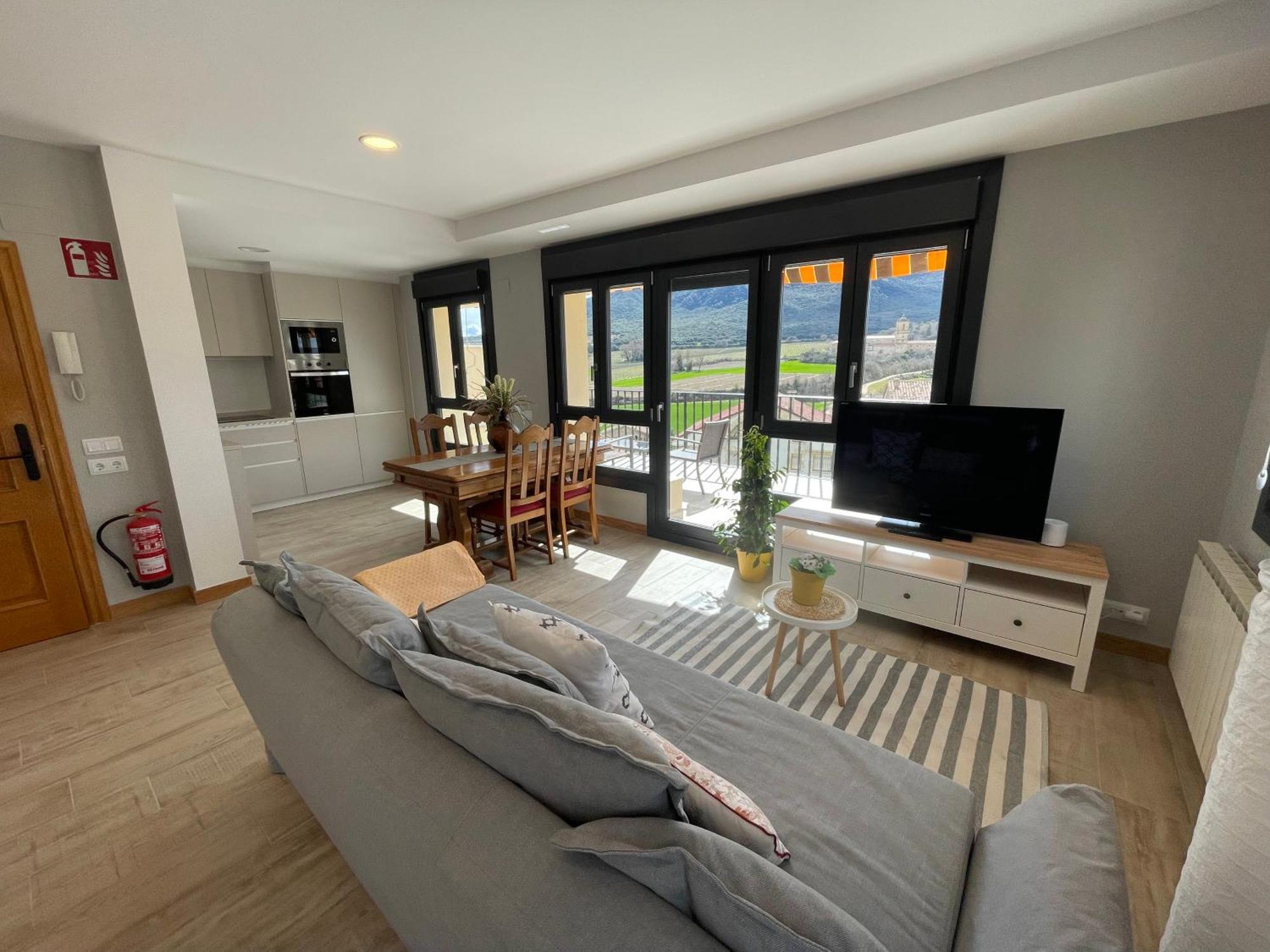 Apartamentos Montejurra Ayegui ภายนอก รูปภาพ
