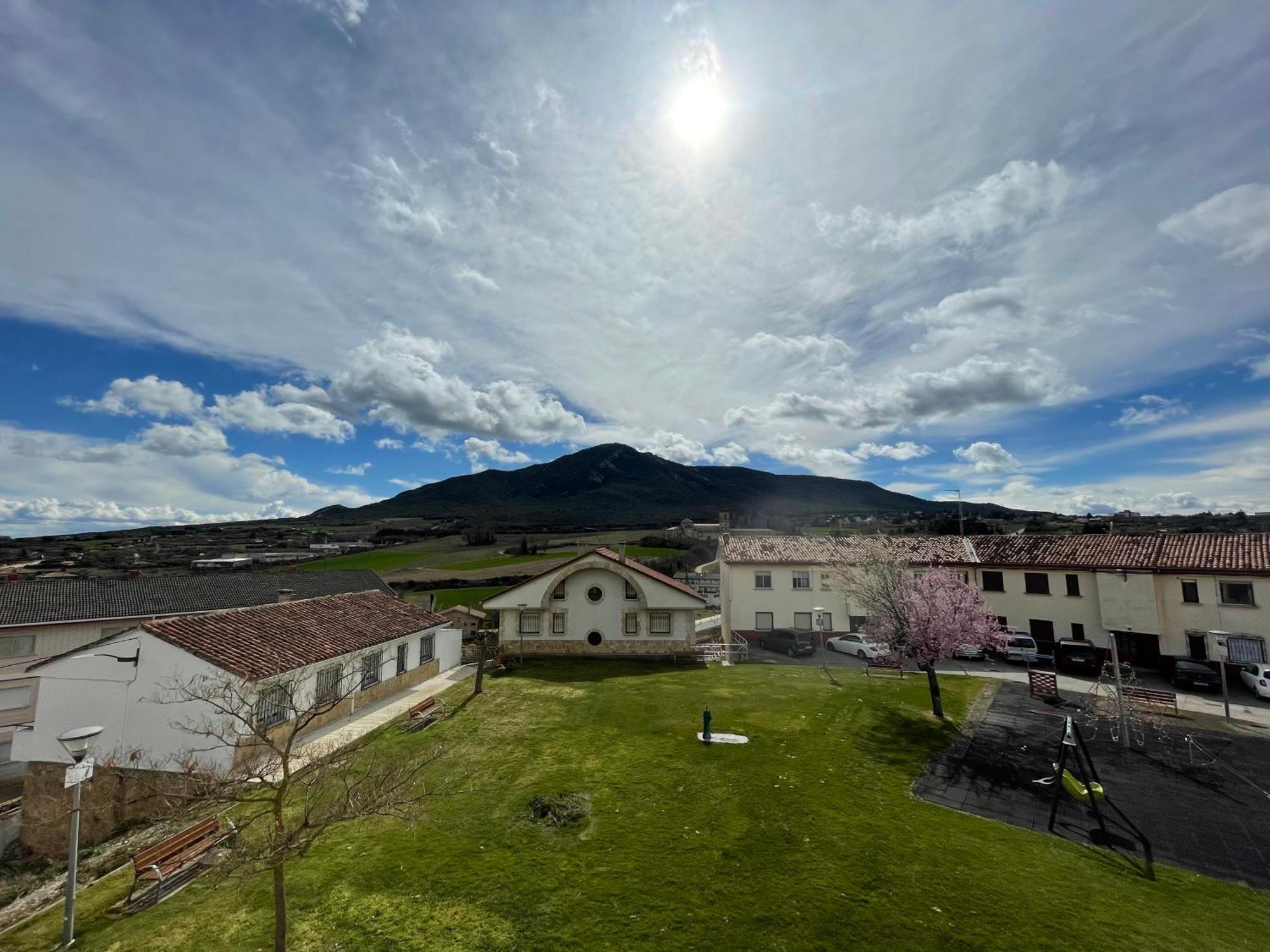 Apartamentos Montejurra Ayegui ภายนอก รูปภาพ