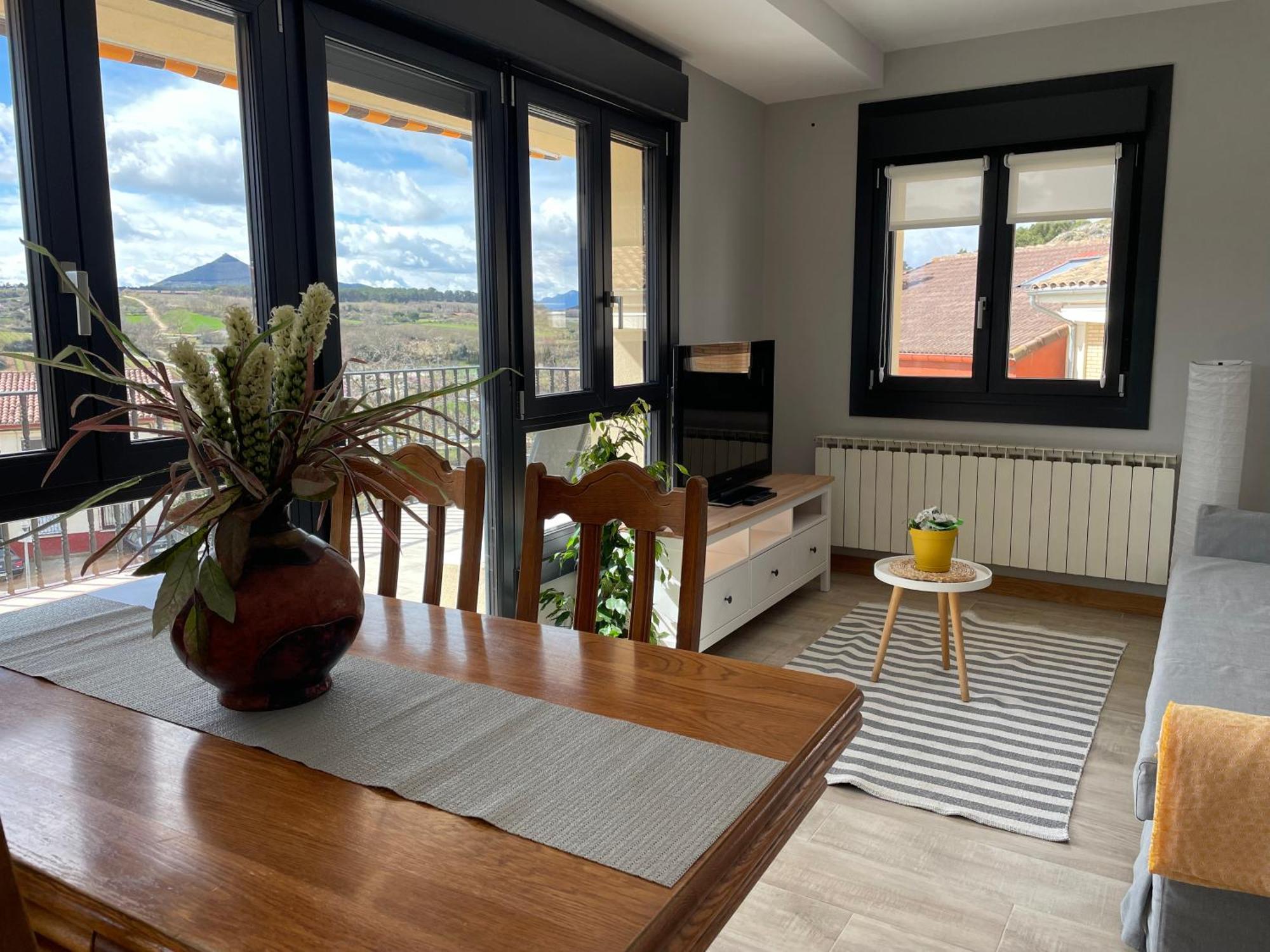 Apartamentos Montejurra Ayegui ภายนอก รูปภาพ